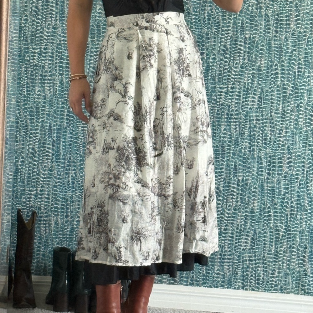 Max Simple Lyocell Black and White Printed Skirt‎